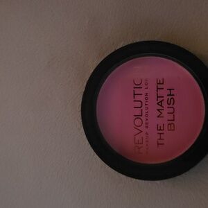 Revolution Matte Blush - Soft Pink